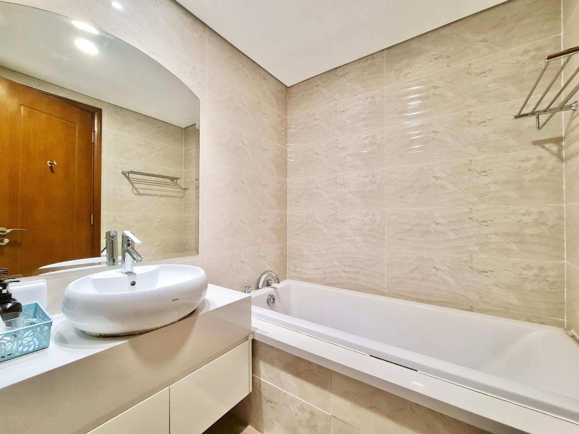 Căn hộ 2 Bed At Landmark Plus - Vinhomes